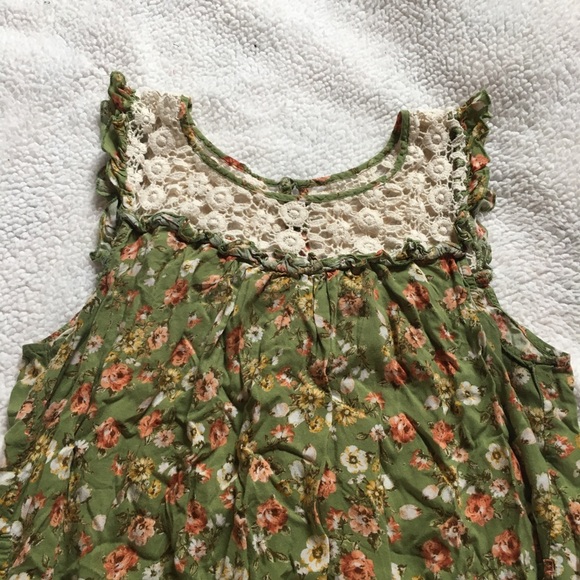 Floral Tank Top - Picture 2 of 7